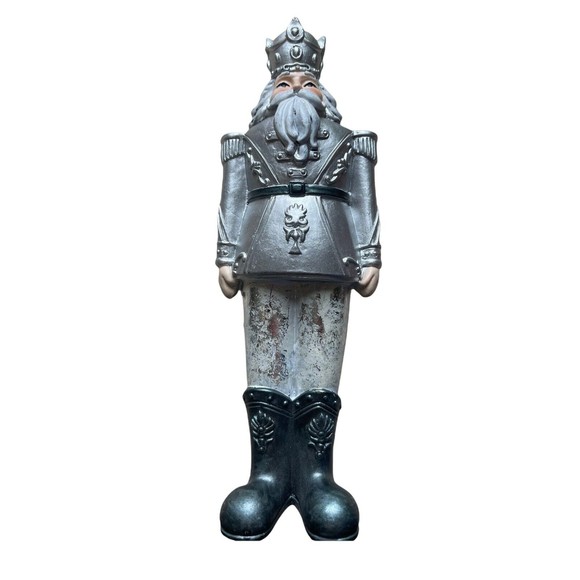 NWT King Nutcracker Silver Christmas Tall 8.62" Heavy Needs Stabilized To Stand - Picture 1 of 2